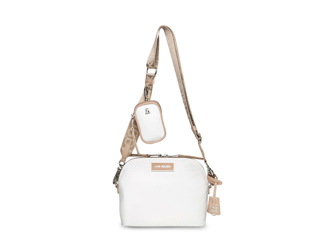 Bolso bandolera blanco y beige de Steve Madden con un pequeño estuche adjunto en la correa.