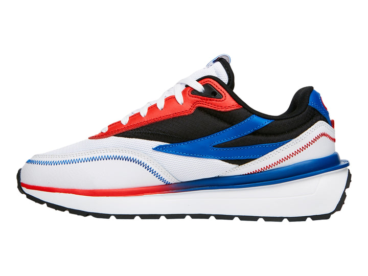 Tenis deportivos FILA Renno Patriots color blanco con acentos en azul, rojo y suela negra.