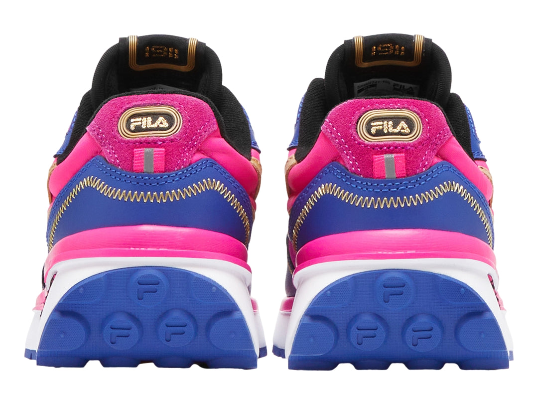Tenis deportivos FILA en colores rosa y azul con detalles dorados y suela blanca.