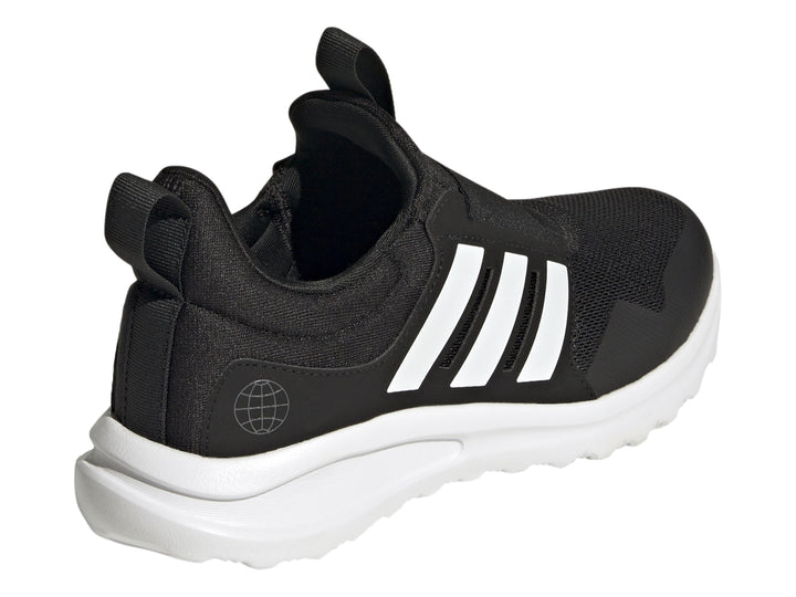 Tenis deportivos Adidas Activeride 2.0 J color negro con tres franjas y suela blanca.