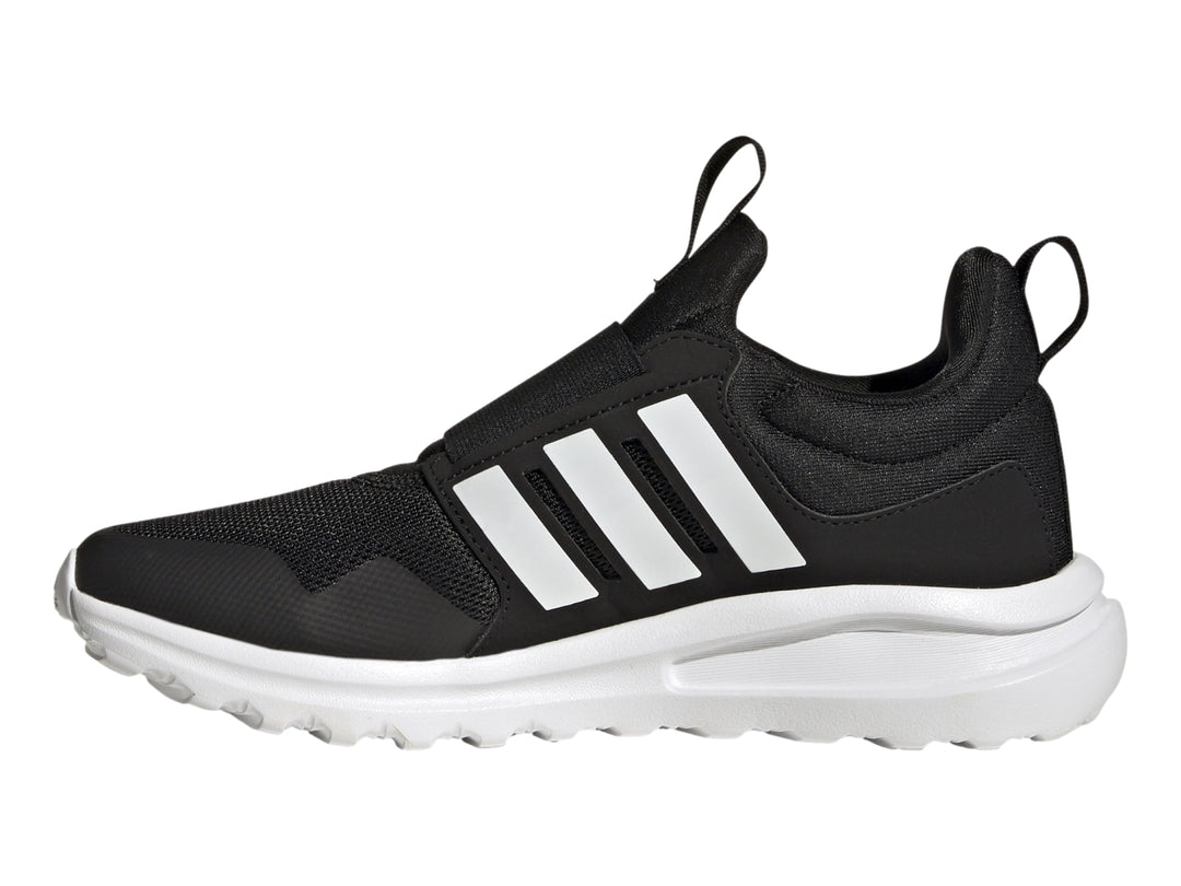 Tenis deportivos Adidas Activeride 2.0 J color negro con tres franjas y suela blanca.