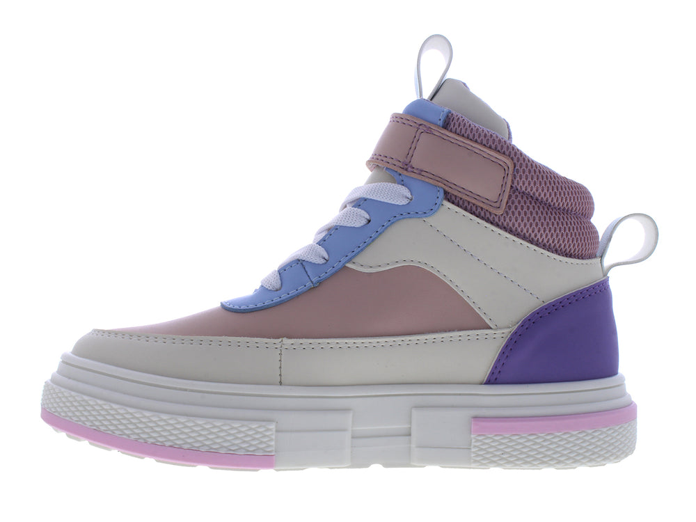 Tenis tipo botín para niña marca Chabelo en colores rosa, gris y morado con suela blanca y detalles en azul.