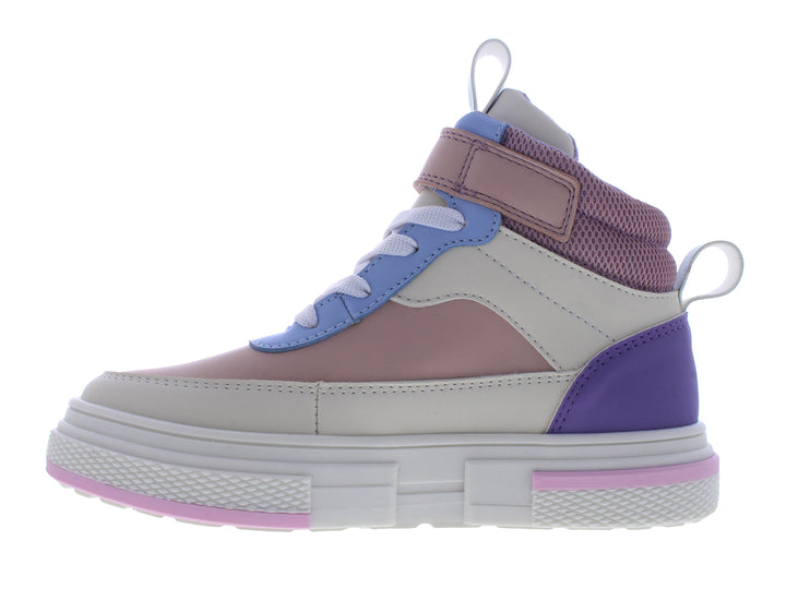 Tenis tipo botín para niña marca Chabelo en colores rosa, gris y morado con suela blanca y detalles en azul.