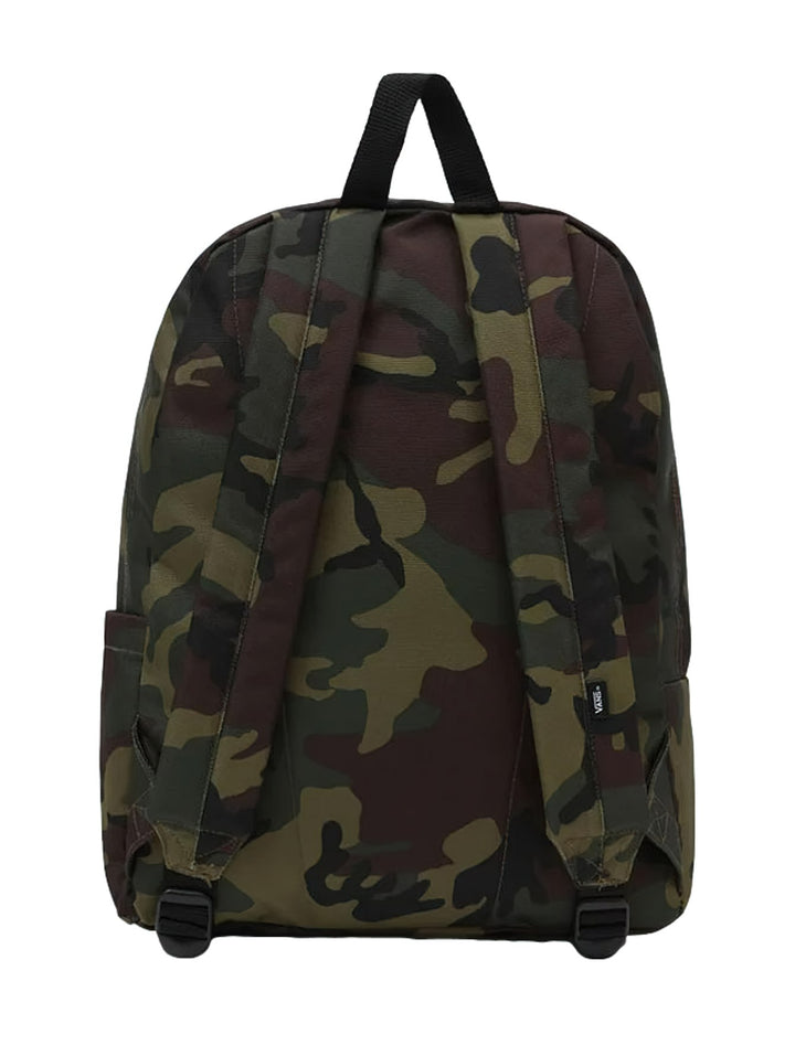Mochila escolar VANS con estampado de camuflaje en tonos verdes y negros, con bolsillo frontal y asa superior.