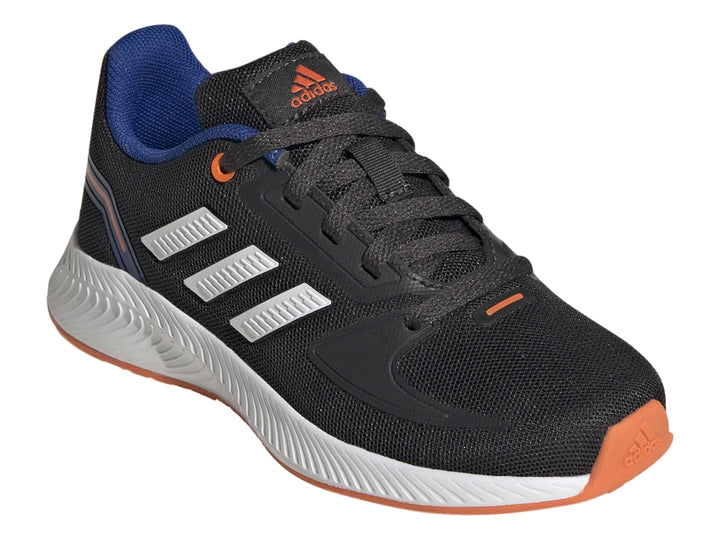 Tenis deportivos Adidas Runfalcon 2.0 K color negro con detalles en blanco y naranja.