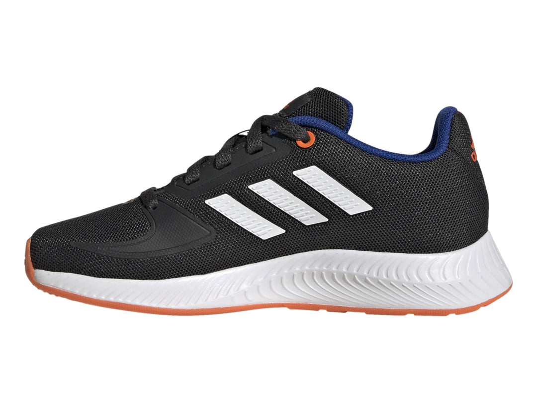 Tenis deportivos Adidas Runfalcon 2.0 K color negro con detalles en blanco y naranja.