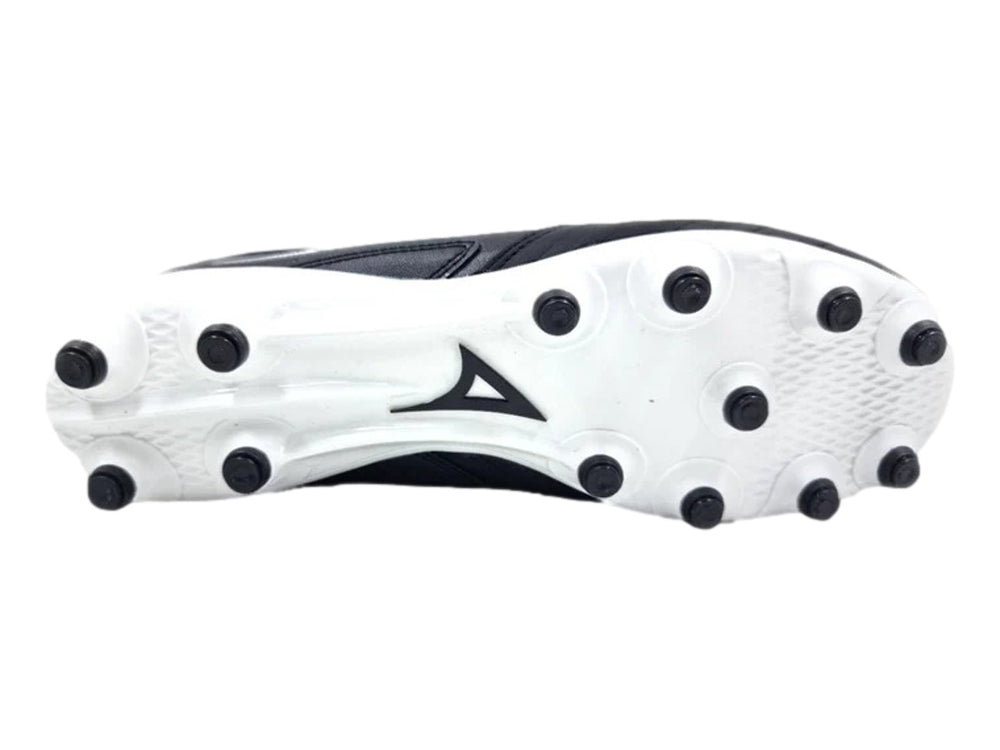 Zapato de fútbol Pirma Brasil color negro con suela blanca y detalles gráficos laterales.