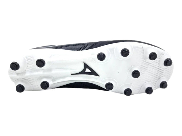 Zapato de fútbol Pirma Brasil color negro con suela blanca y detalles gráficos laterales.