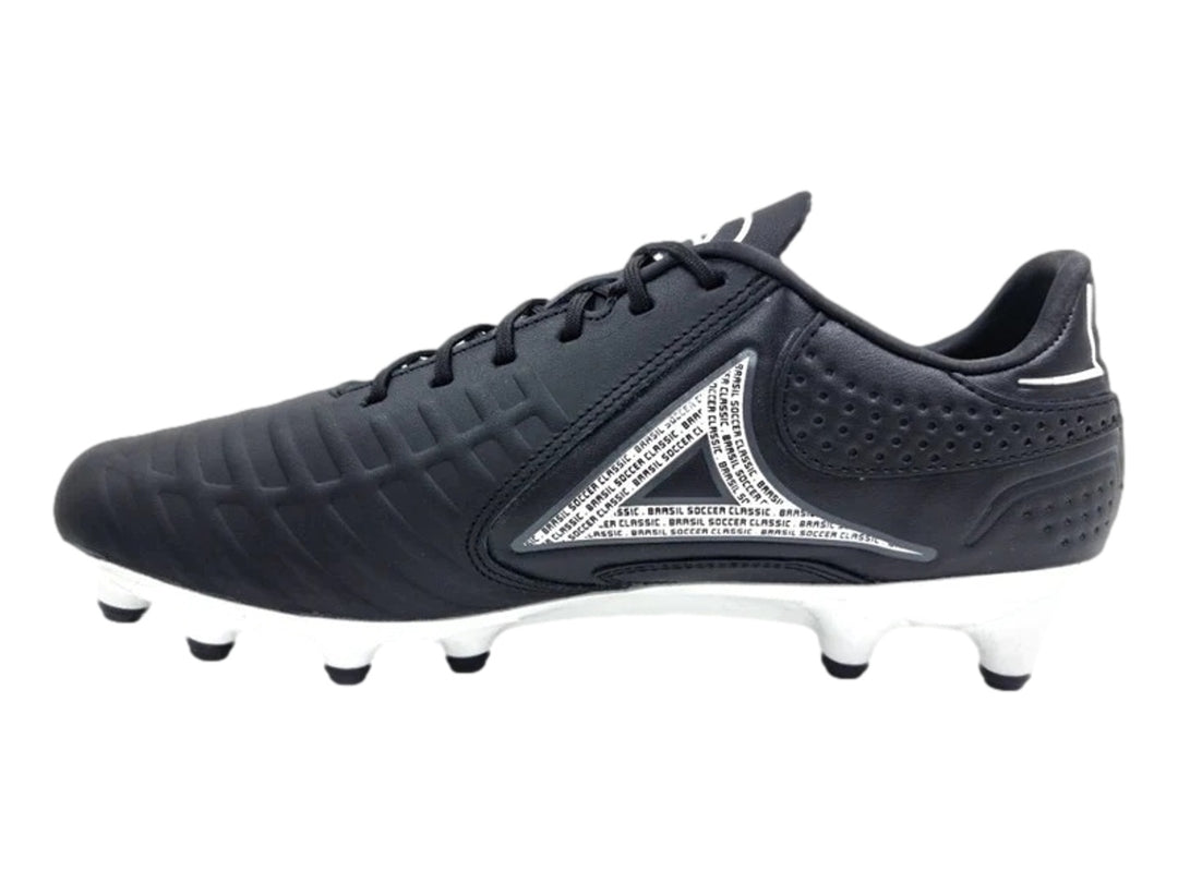 Zapato de fútbol Pirma Brasil color negro con suela blanca y detalles gráficos laterales.