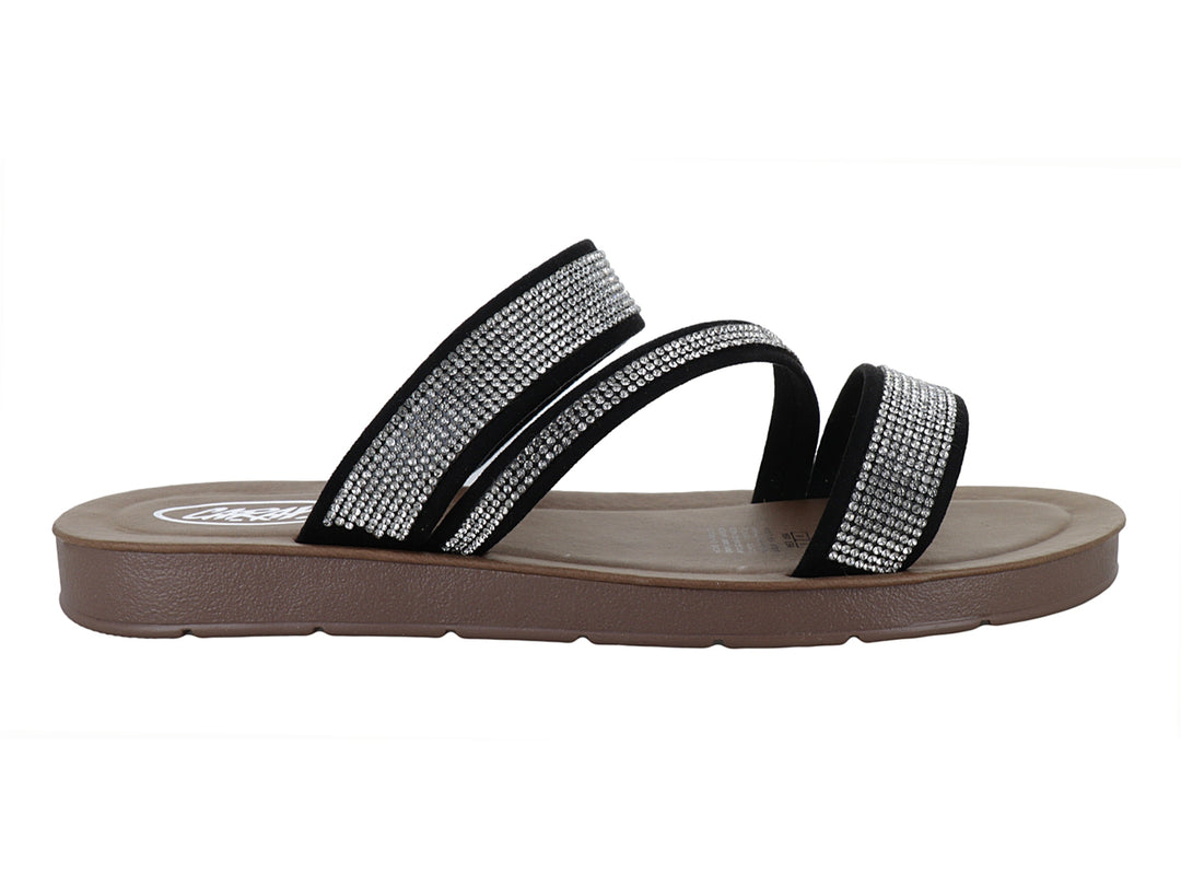 Sandalia plana para mujer con tiras negras decoradas con brillantes y suela marrón.
