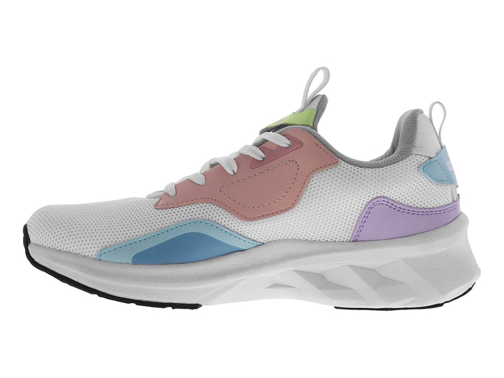 Tenis blancos de malla con detalles en rosa, azul y verde, con suela gruesa blanca y base negra.