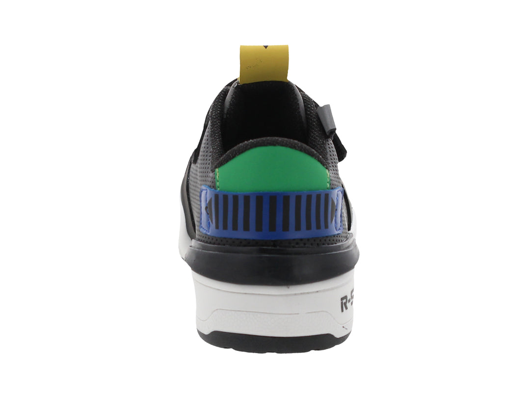 Tenis infantiles color negro con suela blanca y detalles decorativos en azul y verde.