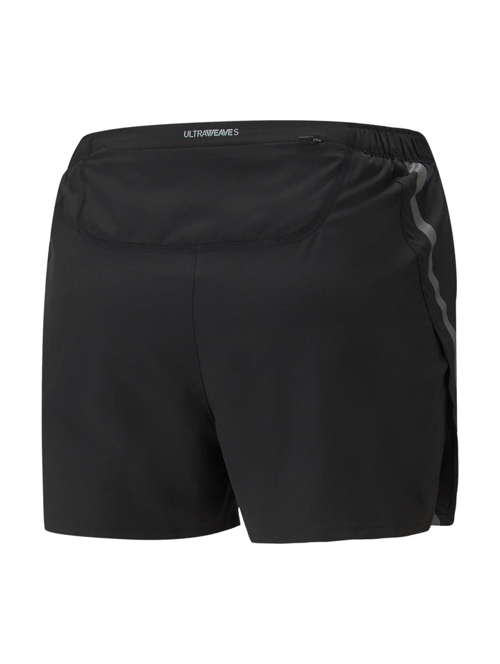 Pantalones cortos deportivos PUMA de color negro con detalle lateral en gris.