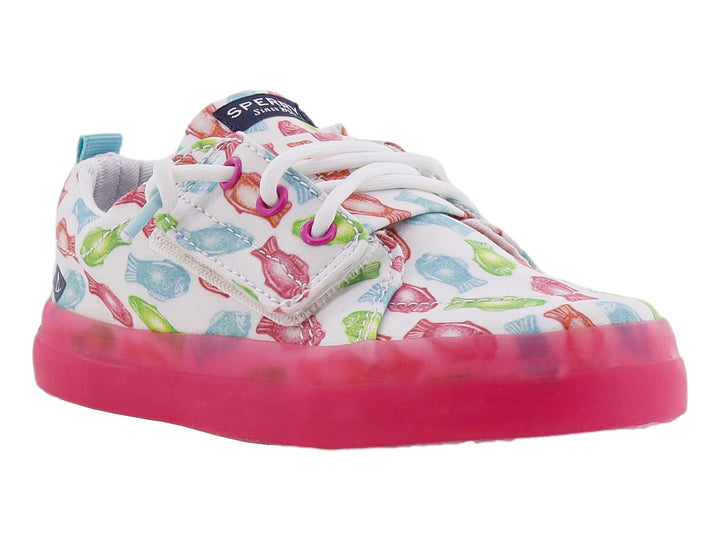 Zapato blanco para Niña con estampado de peces coloridos y suela rosa.