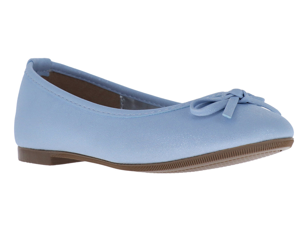 Zapato plano color azul claro con moño decorativo en la parte frontal y suela marrón.