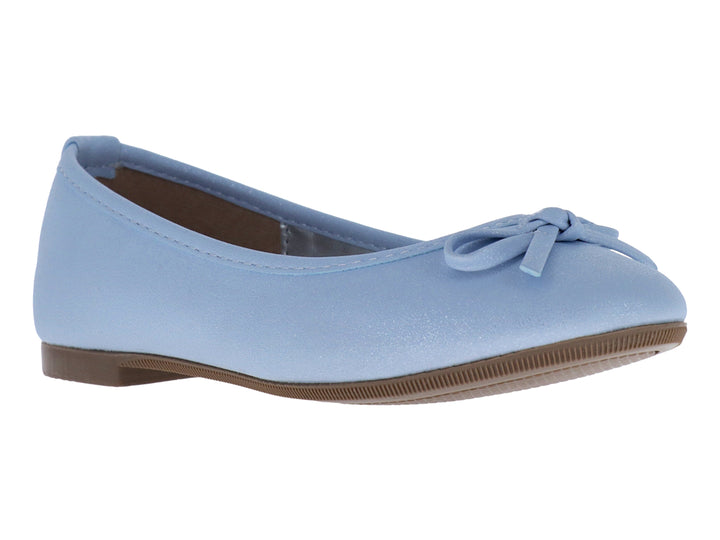 Zapato plano color azul claro con moño decorativo en la parte frontal y suela marrón.
