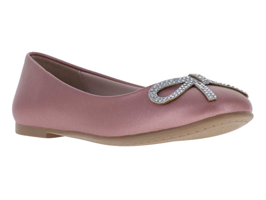 Zapato plano color rosa cuarzo con detalle de moño decorado con cristales brillantes en la parte frontal.