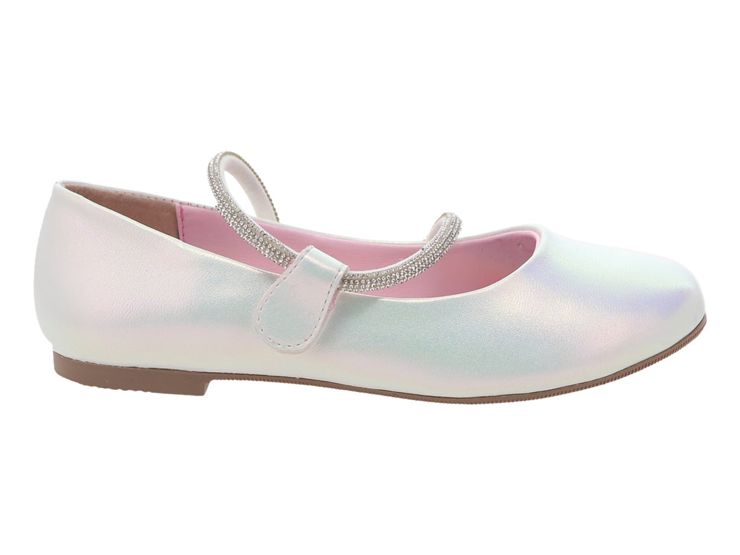 Zapato plano blanco iridiscente para Niña con detalles brillantes y plantilla rosa.