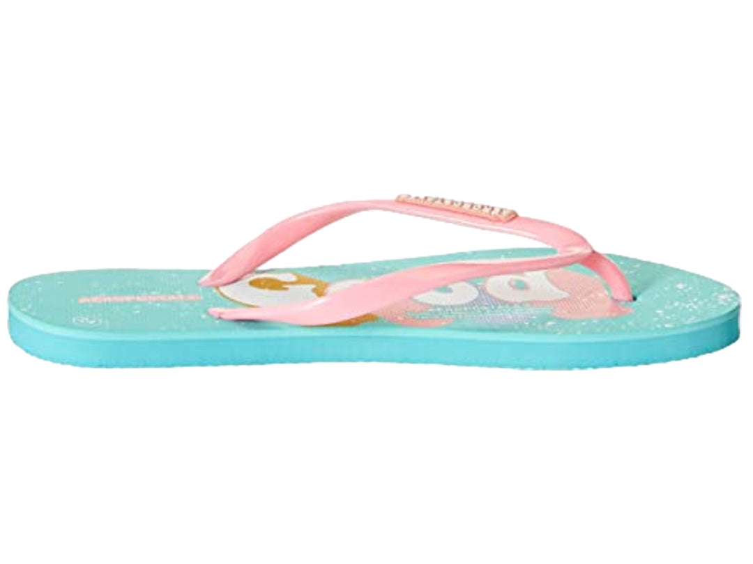 Sandalias Aeropostale para niña en color aqua con tiras color rosa y detalles brillantes.