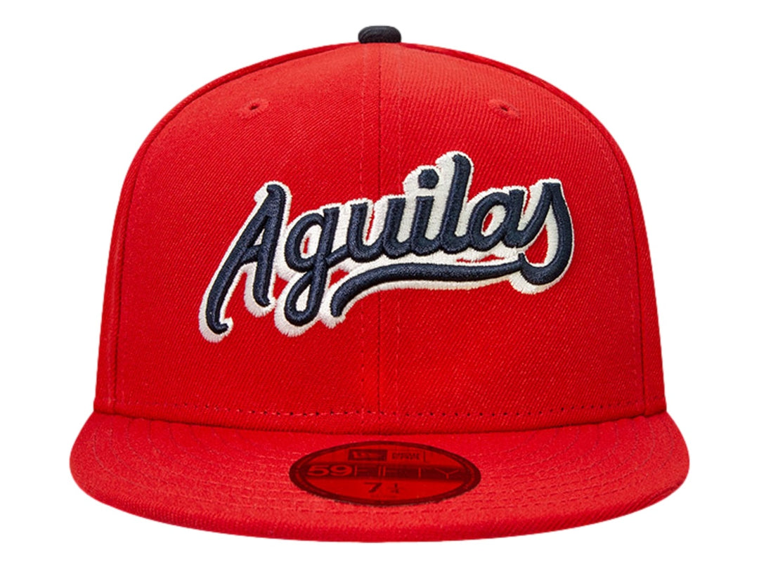 Gorra New Era color rojo con el texto &
