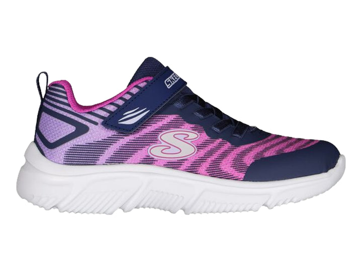 Tenis deportivos Skechers en color azul marino y rosa con suela blanca y correa de velcro.