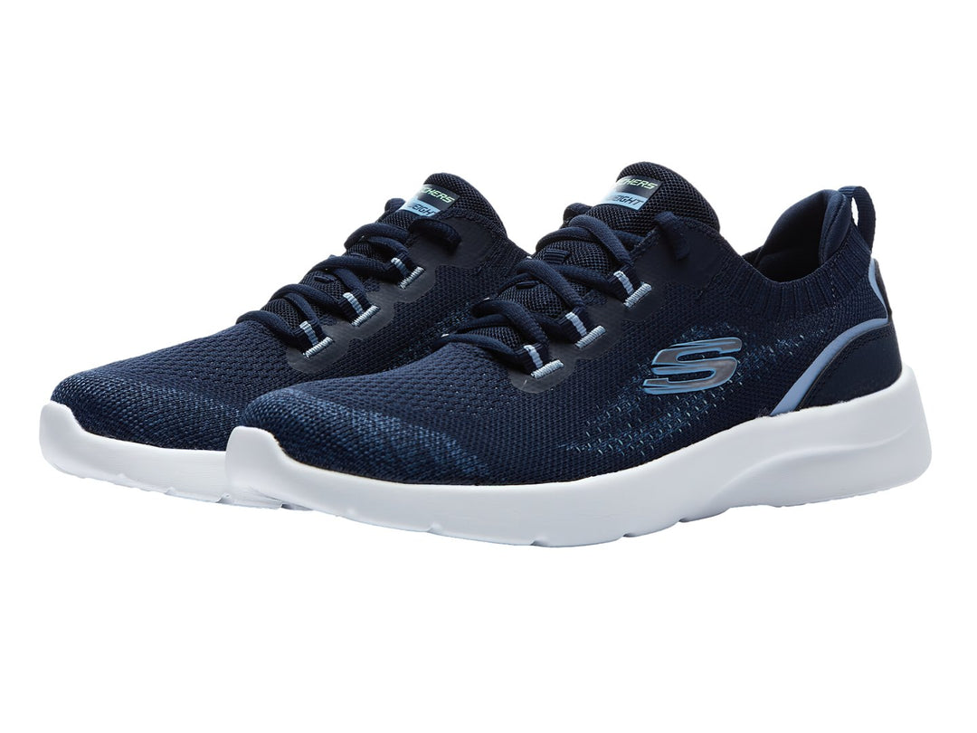 Tenis deportivos Skechers color azul marino con suela blanca y detalles en azul claro.