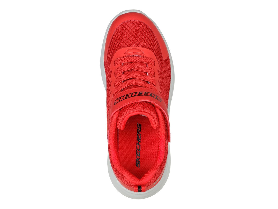 Tenis deportivos Skechers color rojo con suela blanca y correa de velcro.