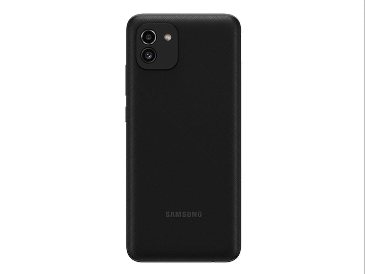 Smartphone Samsung Galaxy A03 color negro, vista frontal y posterior sobre fondo blanco.