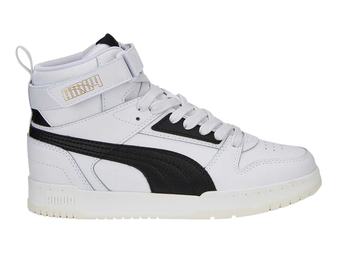 Tenis PUMA RBD Game JR en color blanco con detalles en negro, diseño de bota alta con correa de velcro.