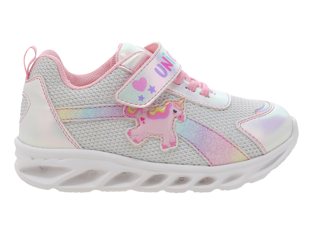 Tenis deportivos para niña color plata con detalles rosas y diseño de unicornio.
