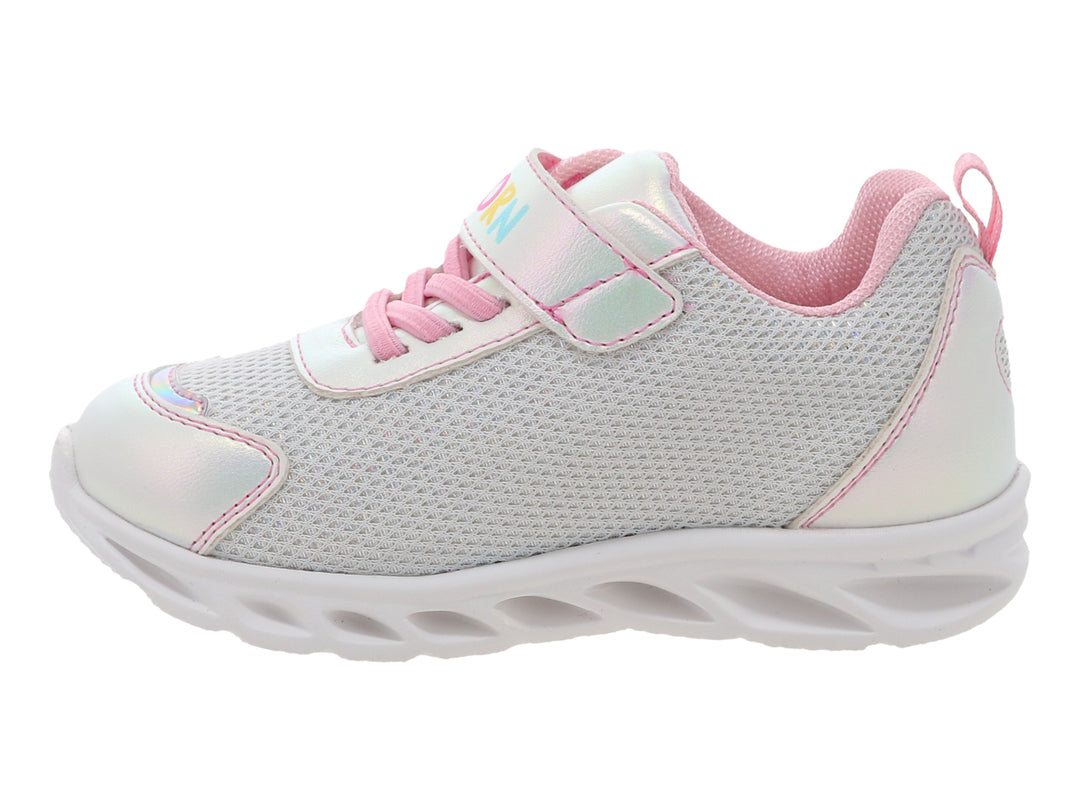 Tenis deportivos para niña color plata con detalles rosas y diseño de unicornio.