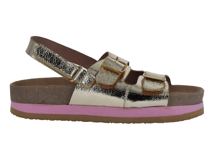 Sandalia de plataforma TROPICANA color platina con correas metálicas y suela en tonos rosa y café.