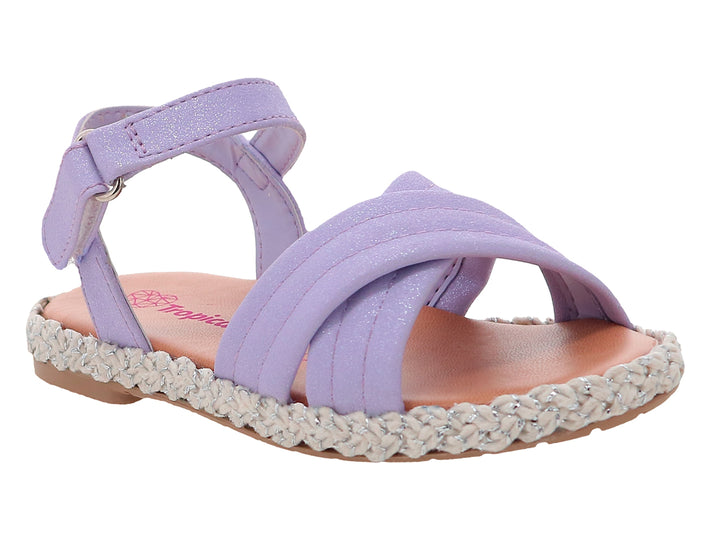 Sandalia para niña color lavanda con acabado brillante, tiras cruzadas y suela blanca con textura trenzada.