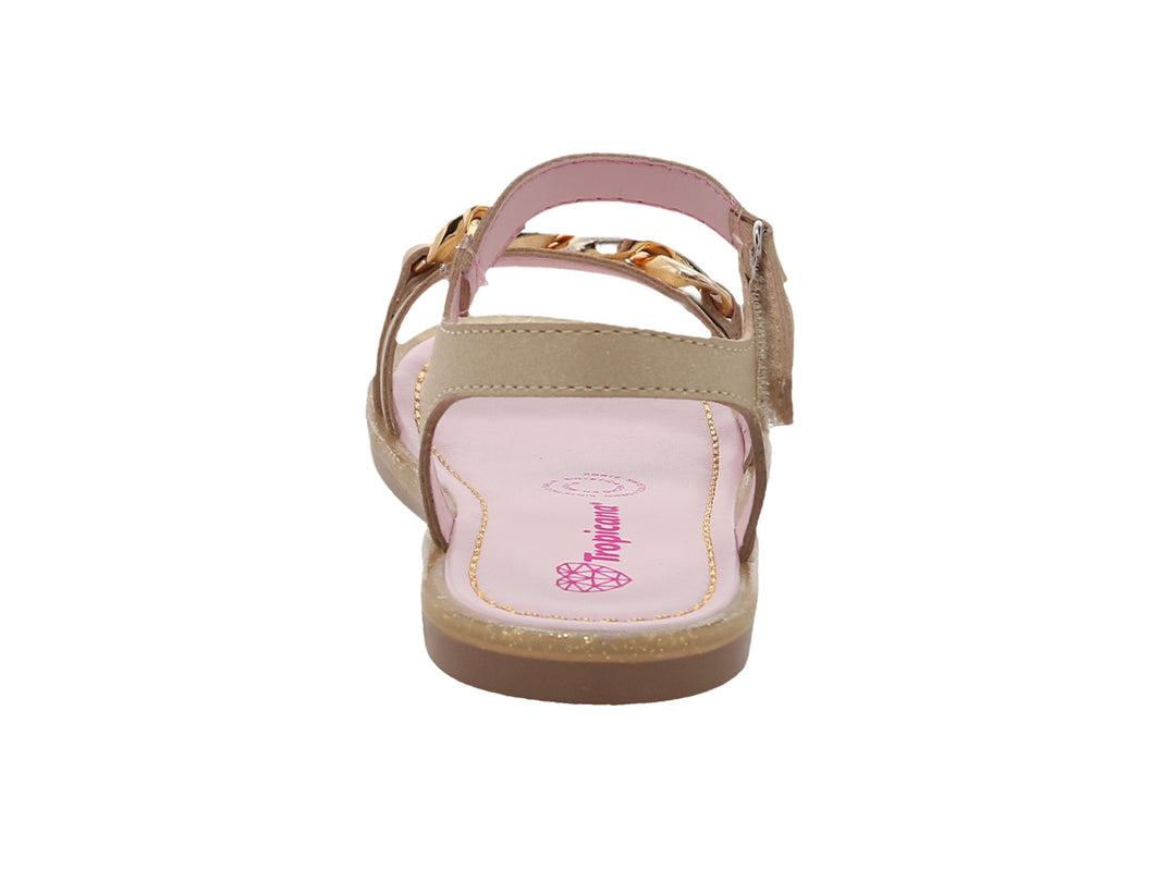 Sandalia color platina con detalle de cadena dorada y plantilla rosa para niña.