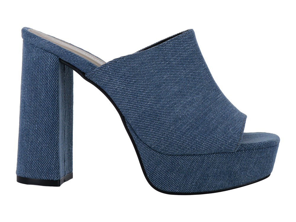 Sandalia de plataforma y tacón grueso en color azul cielo con textura de mezclilla para mujer.