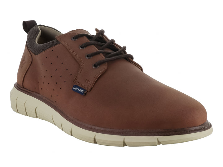 Zapato casual Dockers color tan con suela beige y detalles perforados en el costado.