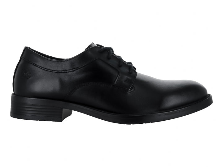 Zapato formal de cuero negro para hombre con agujetas y suela plana.