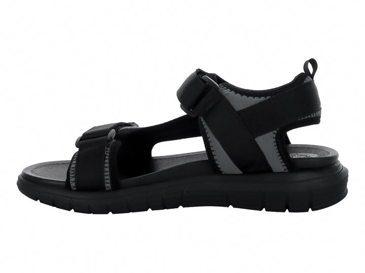 Sandalia Dockers modelo Oxford Bahamas en color negro y gris con correas ajustables y suela robusta.