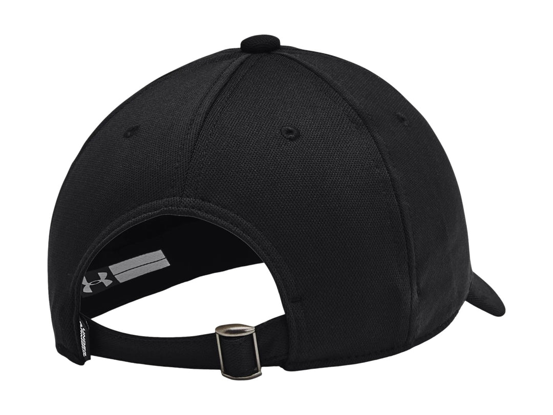Gorra deportiva Under Armour color negro con logotipo frontal en color blanco para niño.
