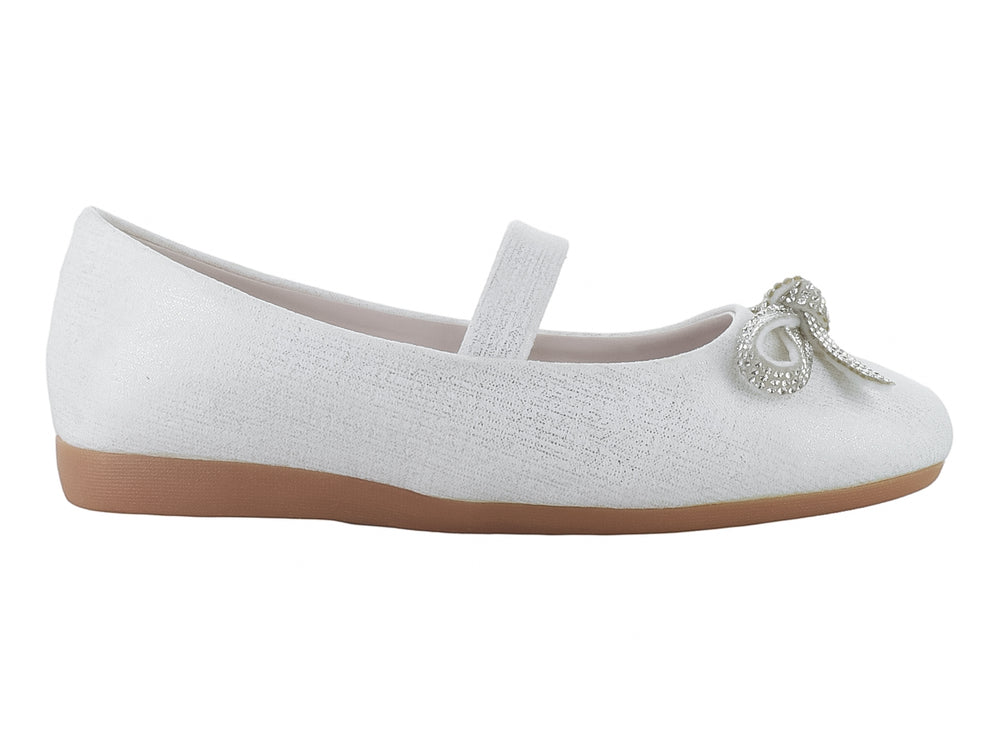 Zapato plano color oro para niña con moño decorativo brillante y correa superior.