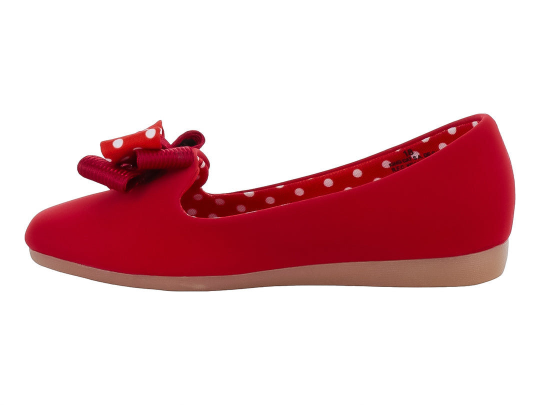 Zapato plano rojo con moño y lunares blancos para niña.