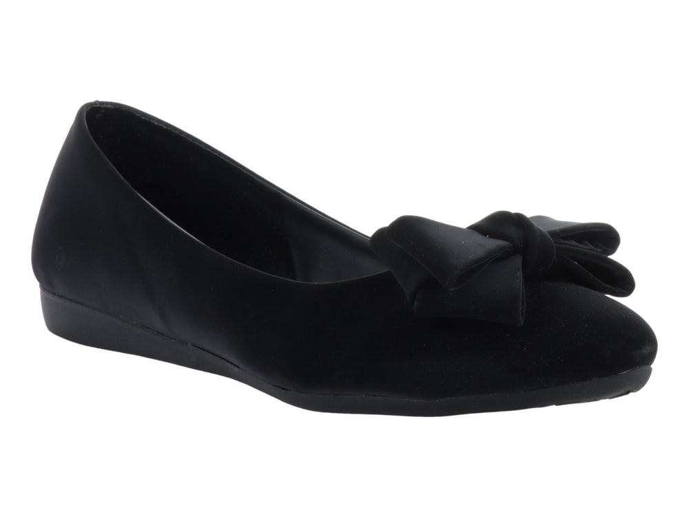 Zapato plano color negro para niña con detalle de moño en la parte frontal.