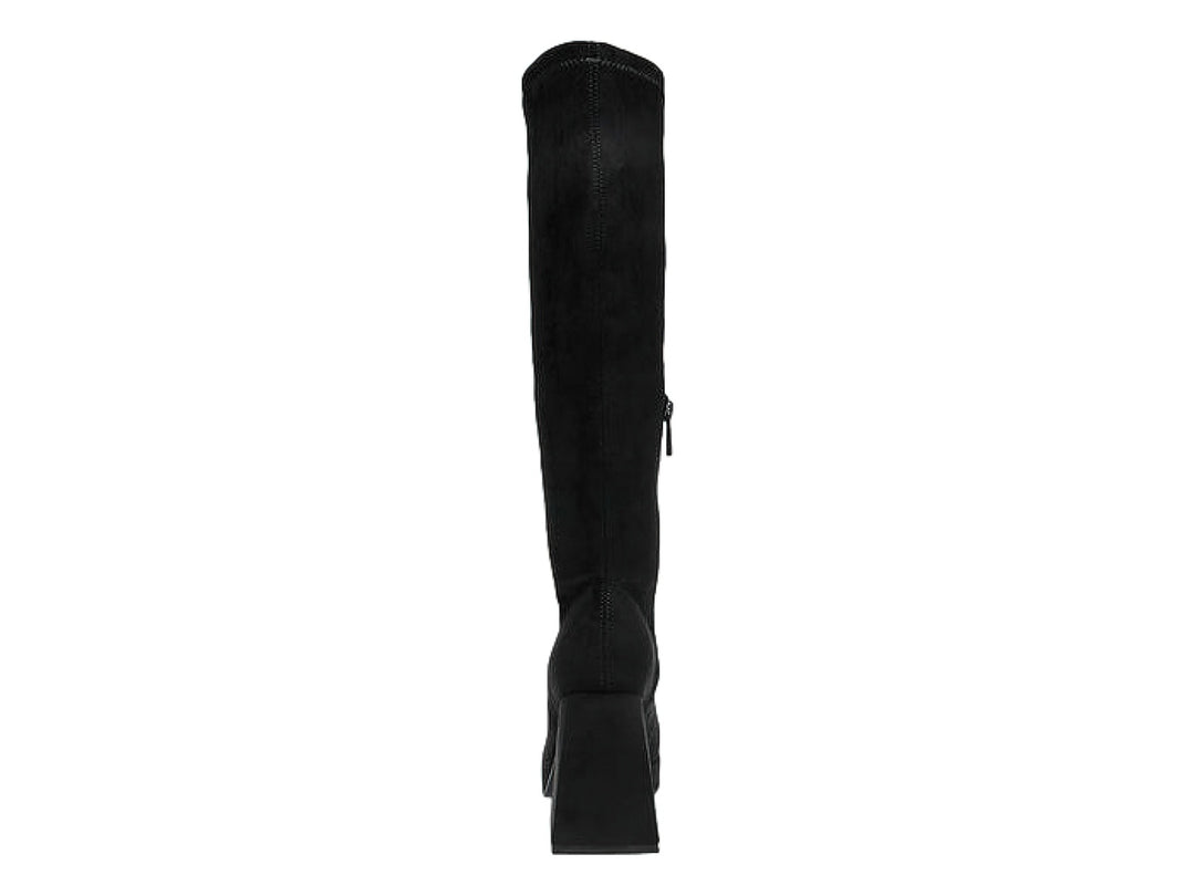 Botas altas de color negro con tacón grueso y plataforma, marca Steve Madden.