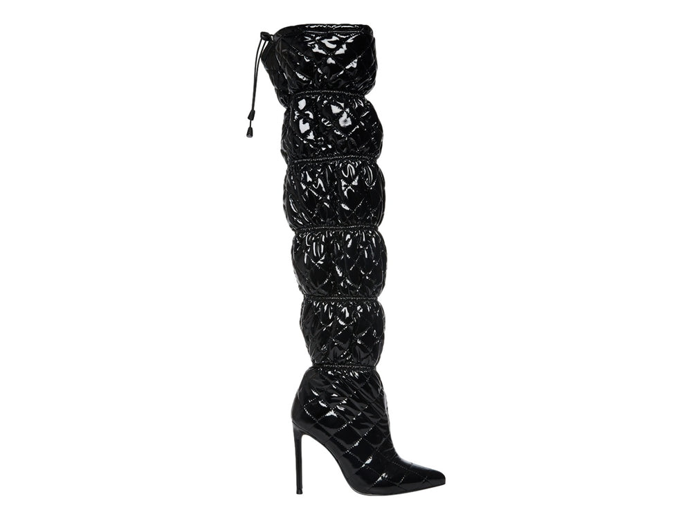Botas altas negras de Steve Madden con acabado brillante, diseño acolchado y tacón de aguja.