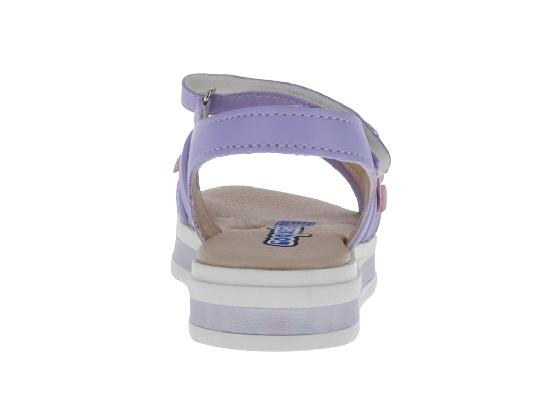 Sandalias lila para niña con plataforma blanca y adornos de corazones en tonos rosa y lila.