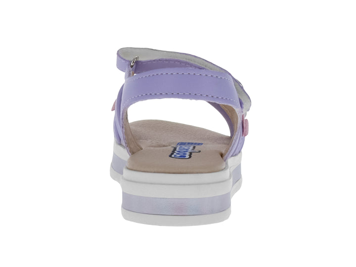 Sandalias lila para niña con plataforma blanca y adornos de corazones en tonos rosa y lila.