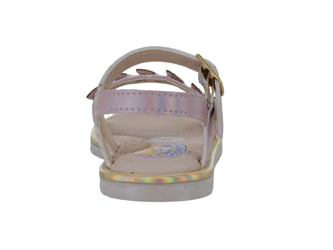 Sandalias para niña color rosa con detalles decorativos en verde y correa ajustable con hebilla dorada.