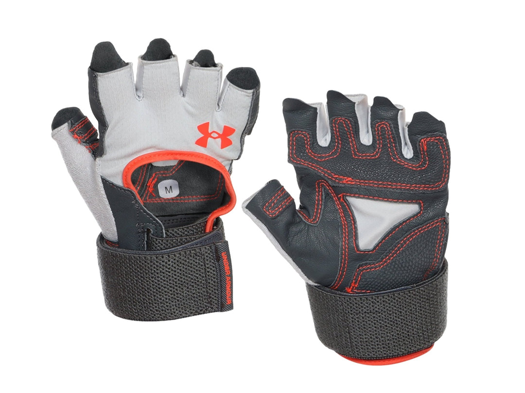 Par de guantes de levantamiento de pesas Under Armour en color gris y negro con detalles rojos.