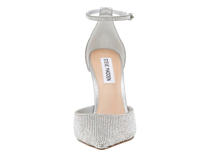 Zapato de tacón alto Steve Madden color plata con acabado brillante de pedrería y correa ajustable al tobillo.