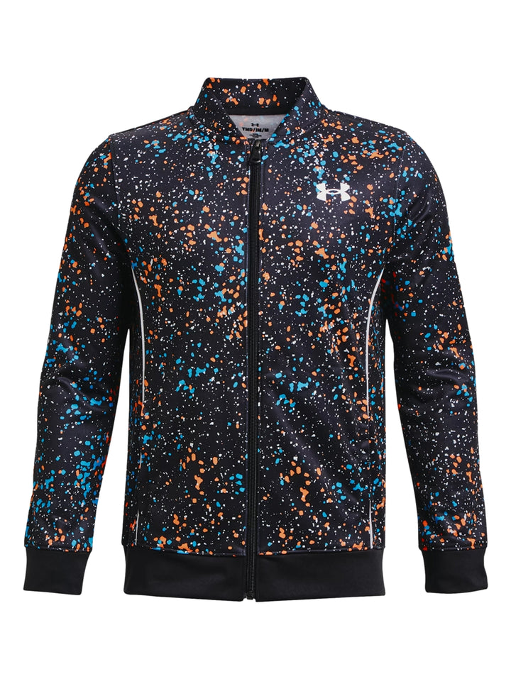 Chaqueta deportiva Under Armour negra con estampado de salpicaduras en color naranja y azul.